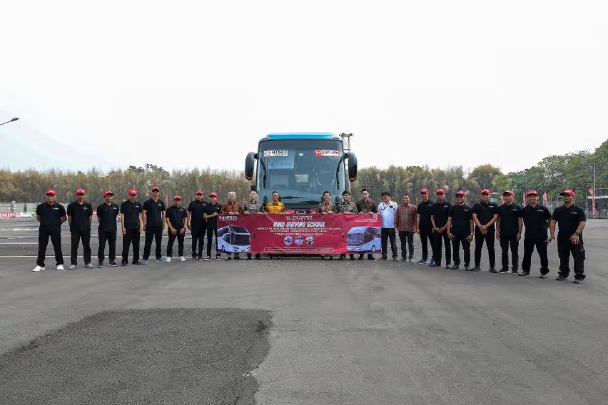 Hino Driving School Digelar Perdana, Cetak Pengemudi Andal dan Profesional